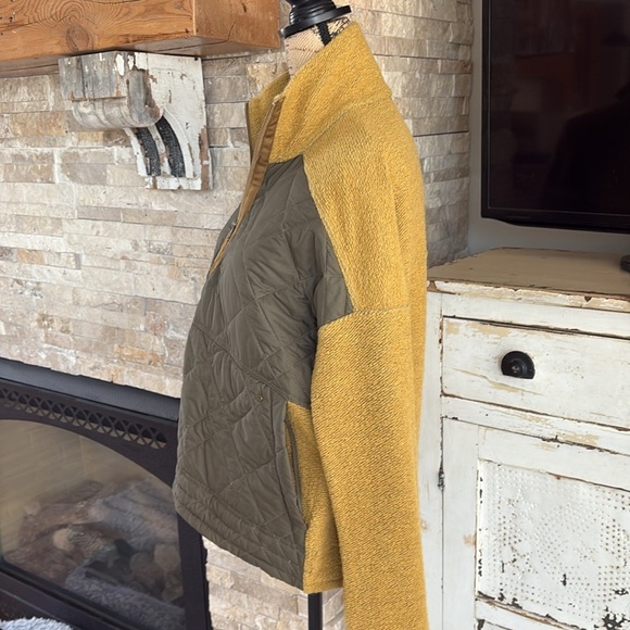 Prana yellow Glen Ivy pullover 1/4 zip quilted center two zip pockets fleece - Picture 10 of 16
